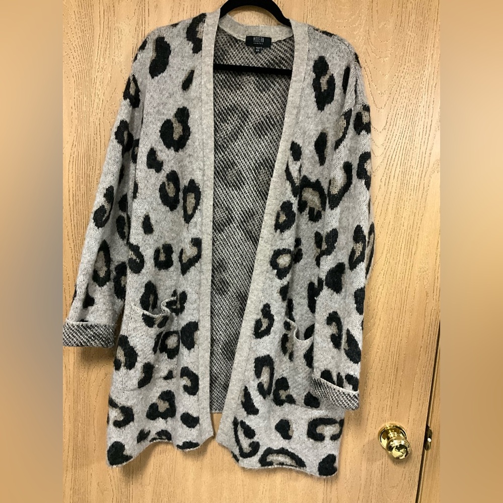 Chic Leopard Patterned Open Cardigan